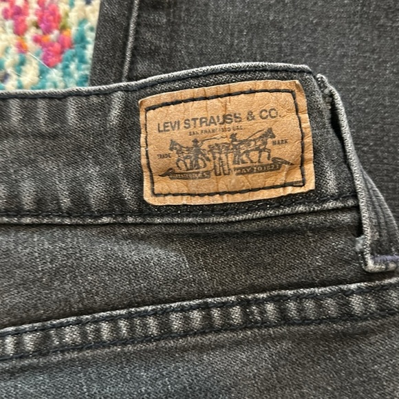 Levi’s 542 Women’s Faded Black Low Skinny Denim Jean size 22M - Picture 4 of 4